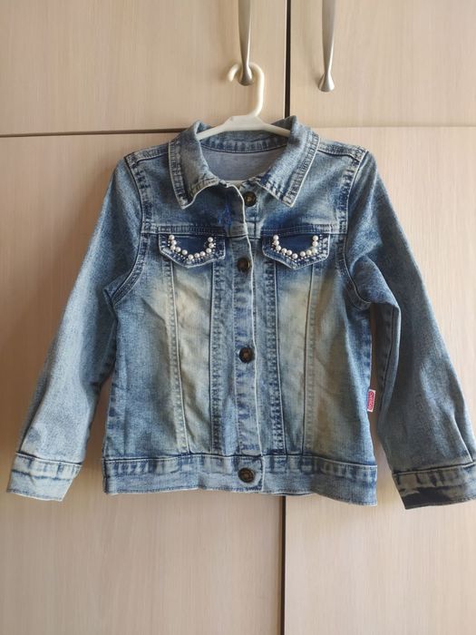 Джинсовая куртка на девочку