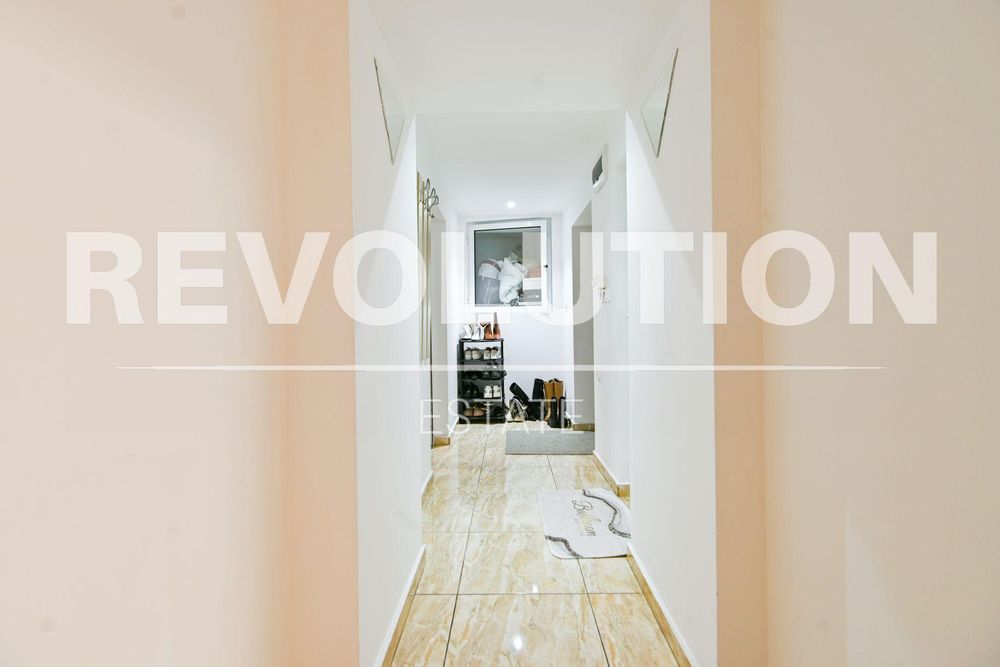 Продава се Тристаен апартамент в София, Център - 68 кв.м за 1125 €/кв.м - Снимка #4