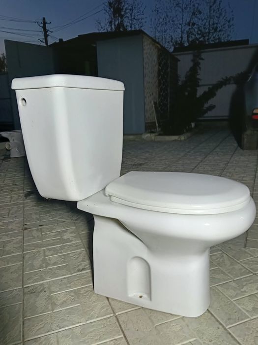 Продам унитаз отличное состояние