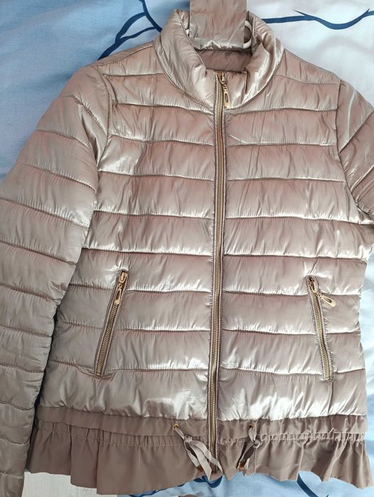 Дамско бежово - златисто яке