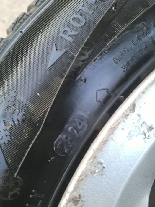 2 бр зимни гуми Sailun 195/60/15 dot 2824