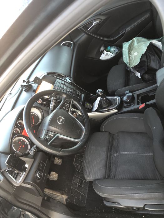 Opel astra j sports tourer