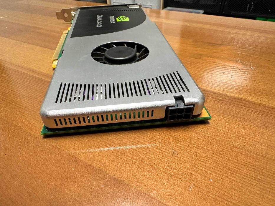 Placă video NVIDIA Quadro FX 3700 – profesională (CAD / workstation)