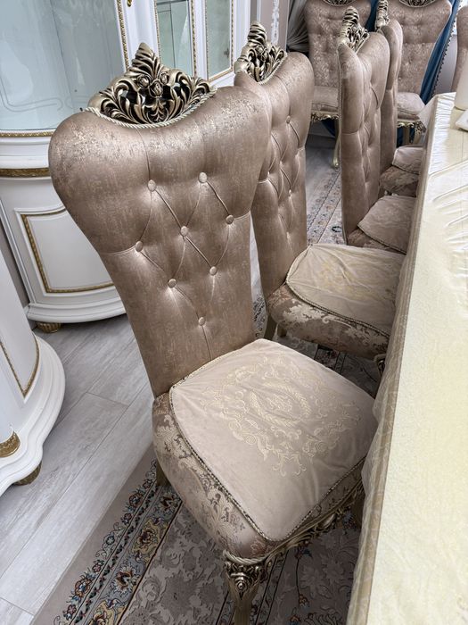 Королеский стол и стулья