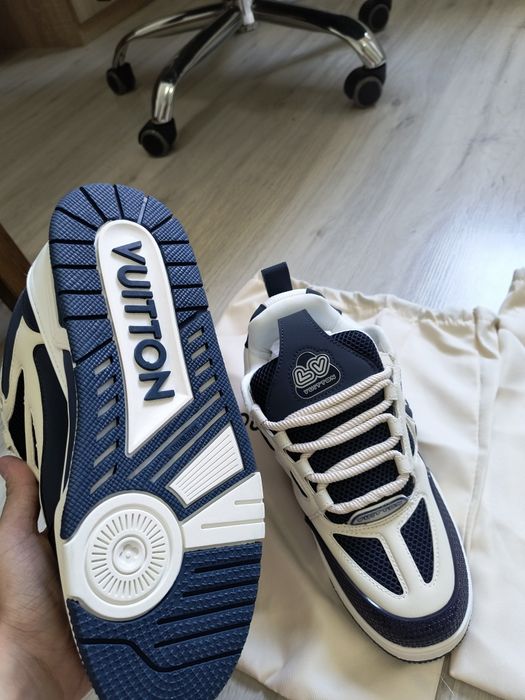 Louis Vuitton skates navy blue 42