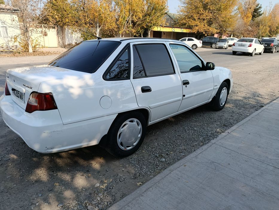 Nexia 2 tiniq xolatda yangi Damasga barter  bor  raznitsanini kelisham