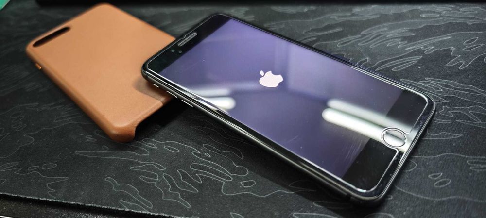 Vând mica mea colecție iPhone & iPad| X | 8 Plus | SE 2020 iCloud OFF