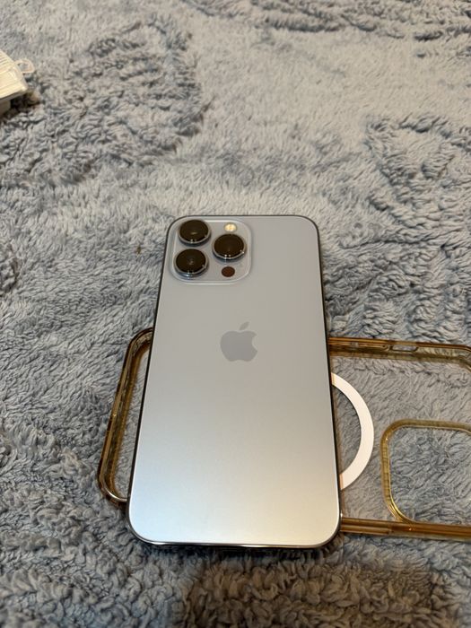 iPohone 13Pro  Sierra  blue cu 88 sanatate baterie si de 128GB