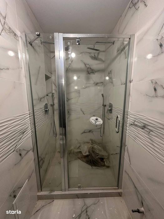 De vanzare apartament cu 3 camere, renovat, zona Restaurantului Bradu