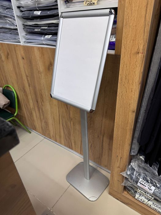 Стойка для рекламы