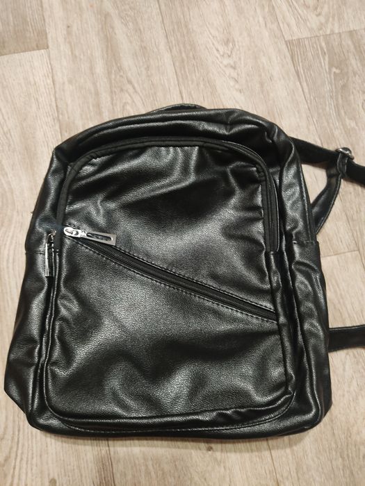 Продам рюкзак унисекс.