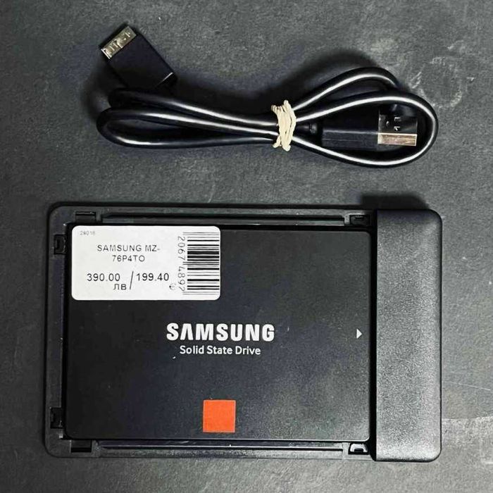 Преносим хард SAMSUNG 4TB SSD MZ-76P4TO