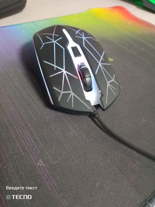 Мышка hoco где-то 1,5 метра провод RGB