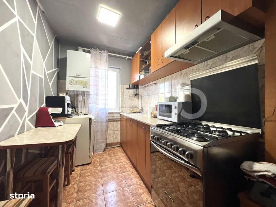 Apartament cu 3 camere de vanzare in Manastur zona BIG la cheie
