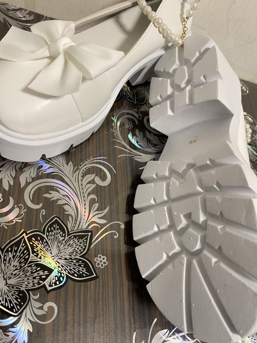 Mocasini pantofi , sandale