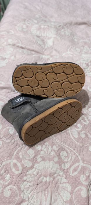 Продам Детские угги