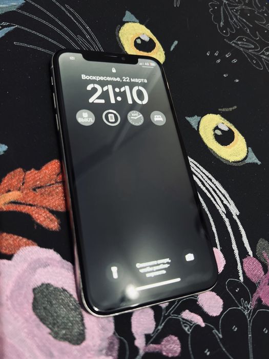 Айфон Х в хорошом состояние