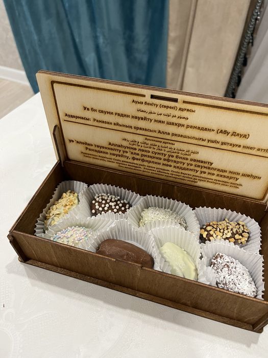 Клубника в шоколаде Финики в шоколаде