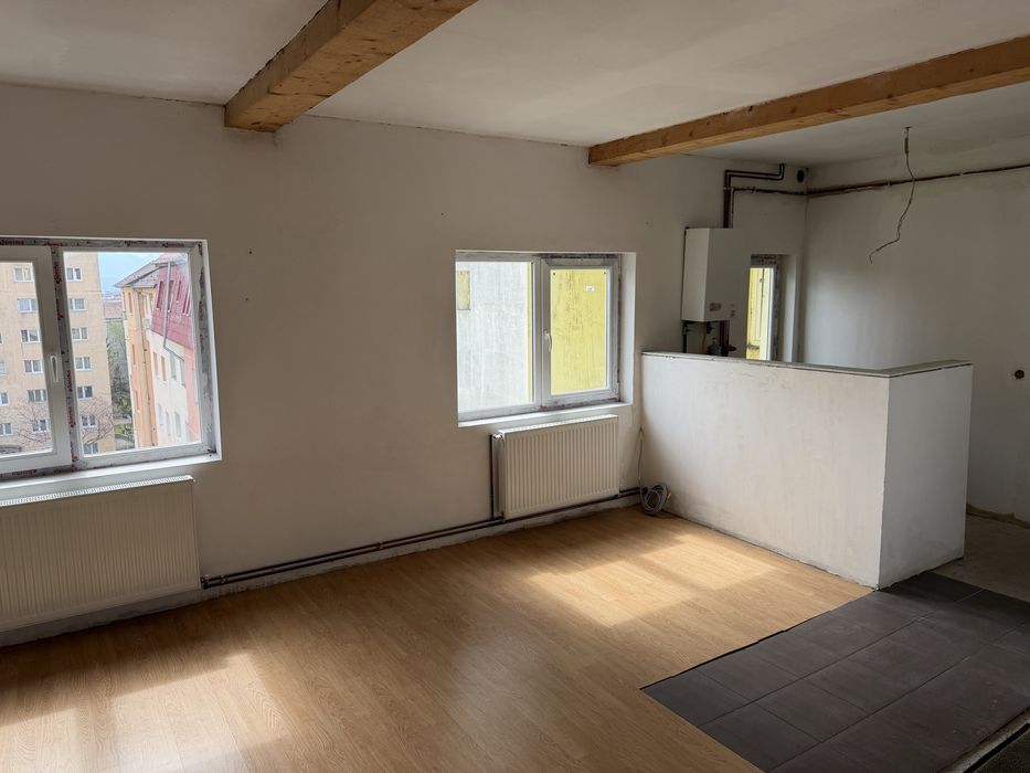 Apartament 3 camere Semaforului