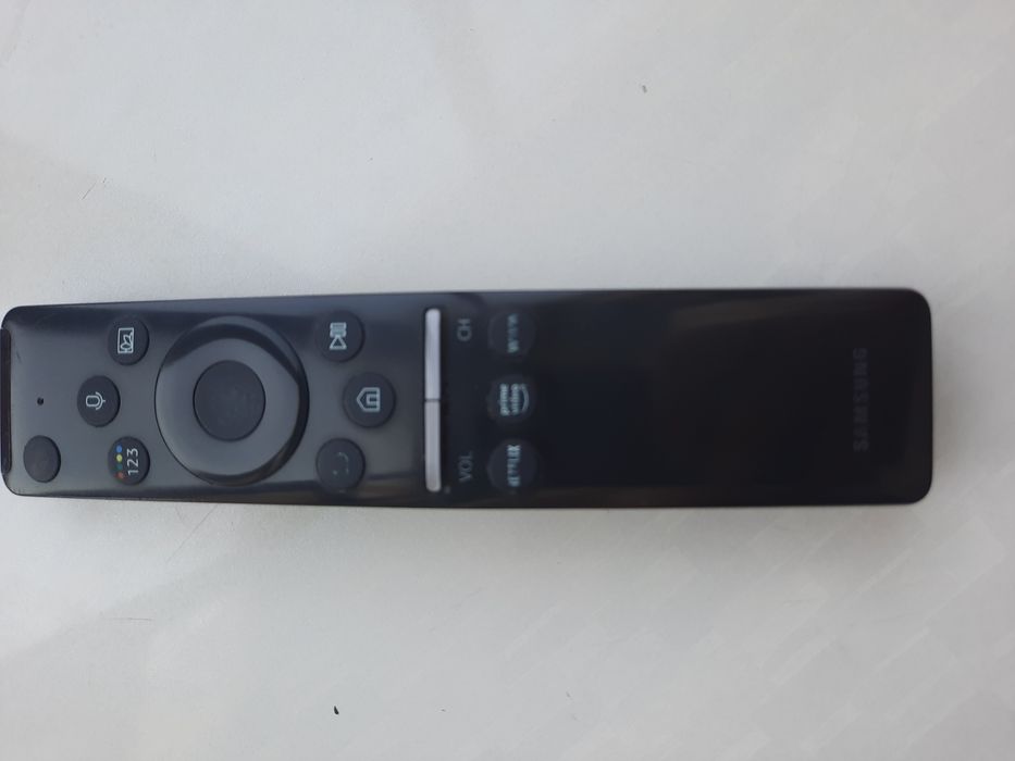 Пульт от телевизора Самсунг QLED.