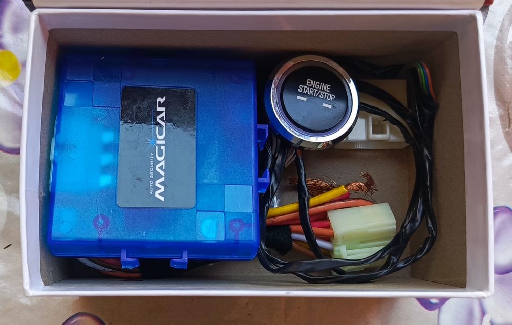 Продаётся  комплект старт-стоп для автомобиля.