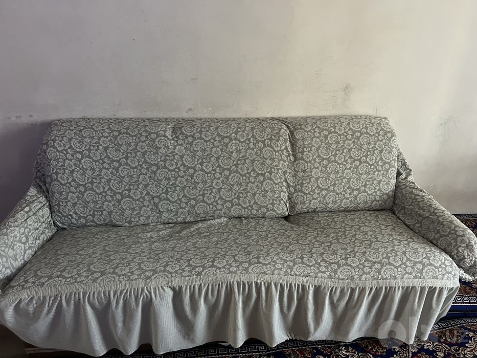 Divan sotiladi narxi 900mingsum holati yaxshi