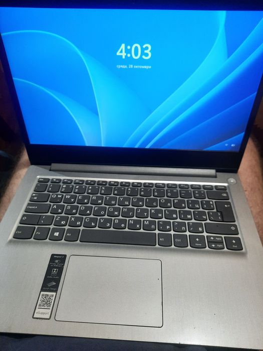 Компактен лаптоп Lenovo IdeaPad 3