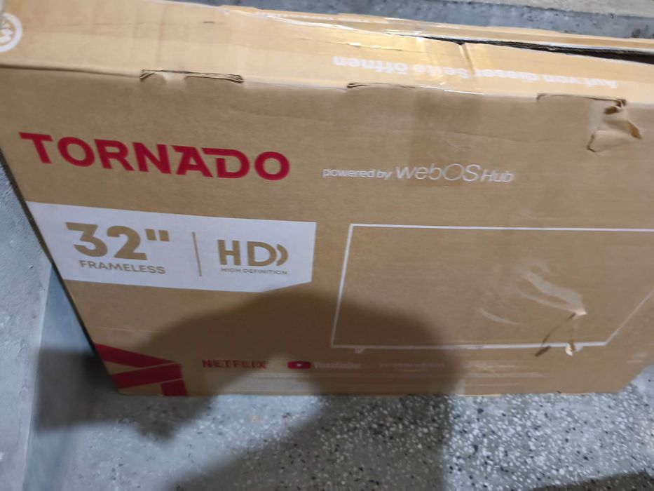 Чисто нов Smart TV Tornado 32ES4301X 32 инча HD DLED Wi-Fi Bluetooth VESA