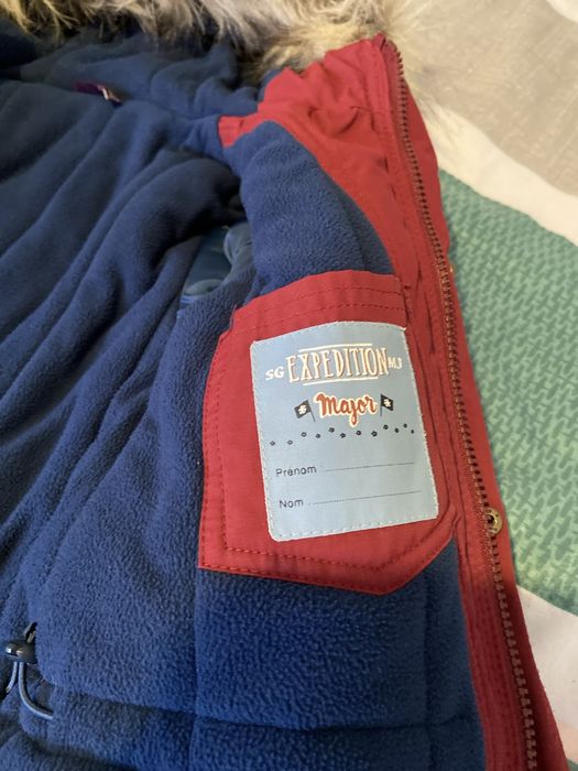 Vand geaca copii masura 122 de firma. Pret pe bucata!