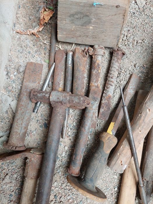 Продам советские лопаты,топоры