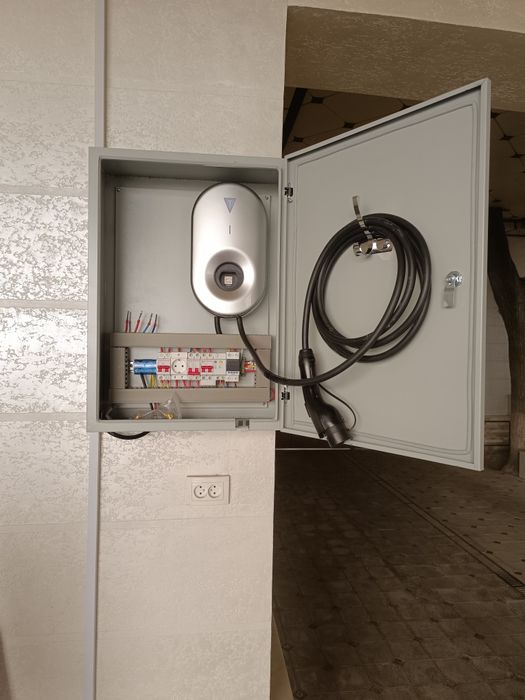 Установка зарядное станций для Электромобилей