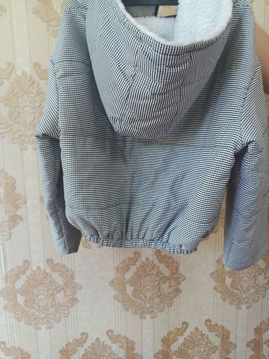 Осенняя куртка, в отличном состоянии