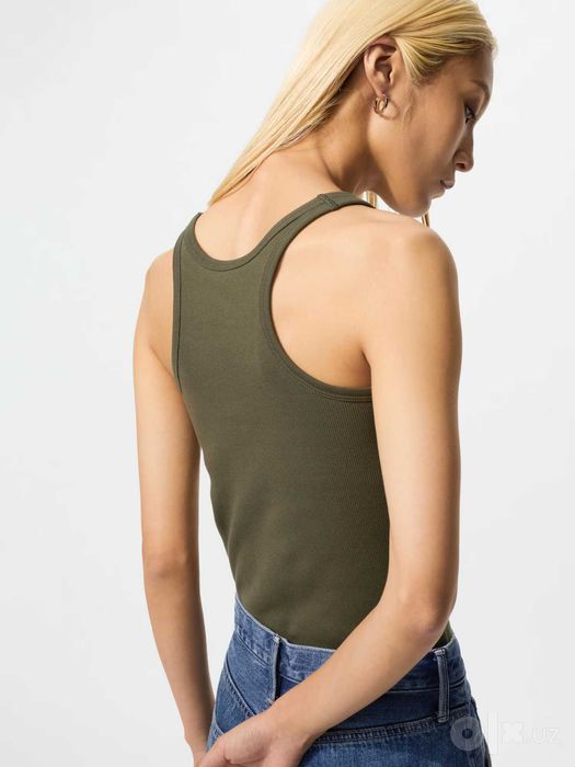 Uniqlo Racer Back Bra Top майка топ со встроенными чашечками