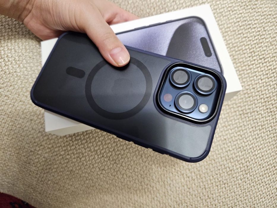 Продам айфон 15 про