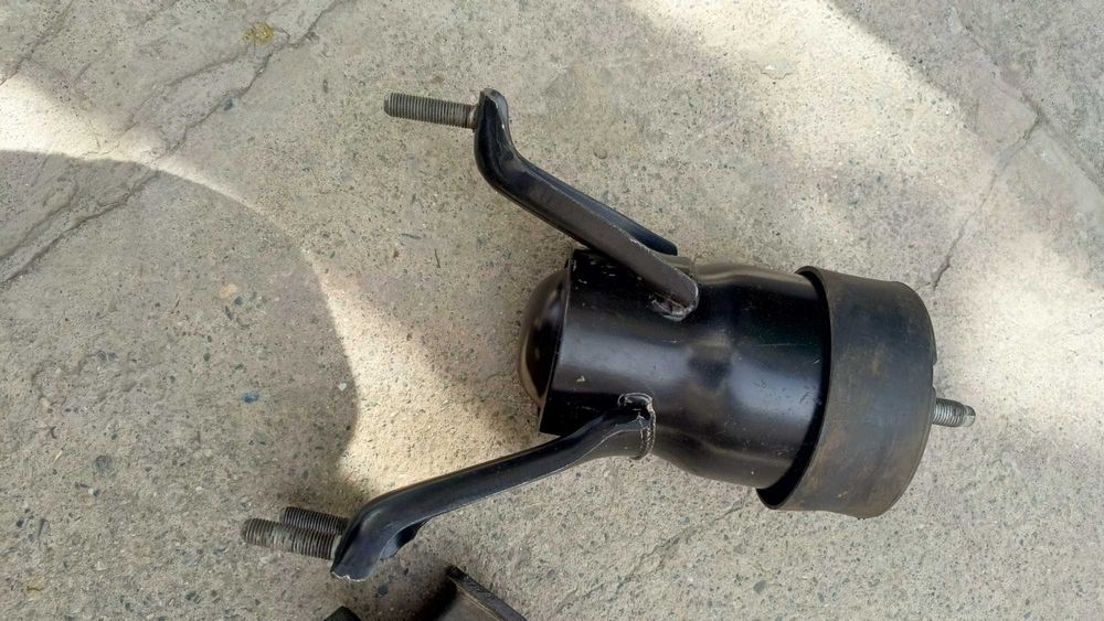 Подушка мотора Тойота 10