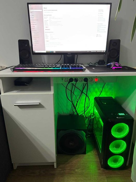 Vand Set Pc cu birou,unitate,monitor 27inch etc.