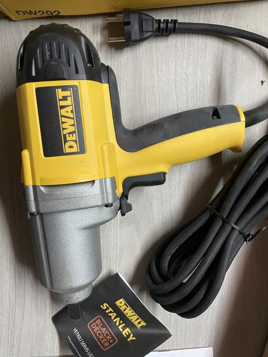 DeWALT гайкаверт с отбойником оригинал