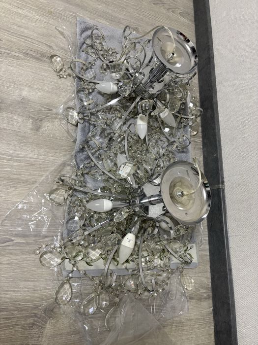 Продам люстры