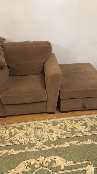 Угловой диван, кресло, пуфик