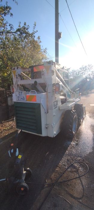 Vând bobcat 2003  joystick (mini încărcător )LOCUST 750 motor yanmar 4