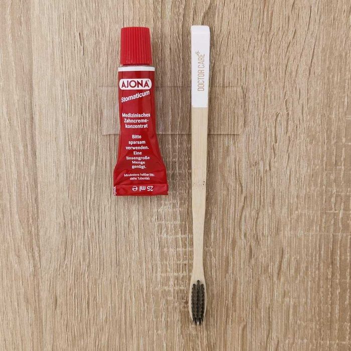 Banda dublu adeziva transparenta extra puternica rezistenta 30mm x 1m