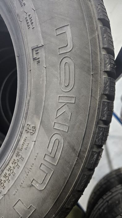 Продам комплект шин 18570/14