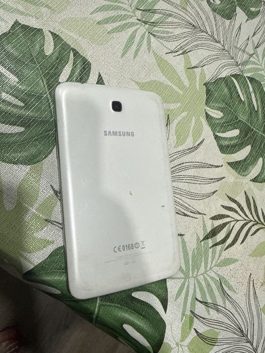 Продам самсунг таб3 планшет