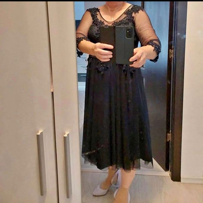 Vand rochie de ocazie marimea 42