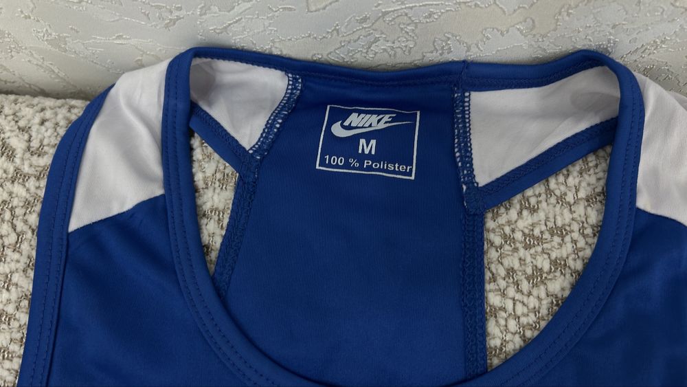 Форма наик  сини красный цвет