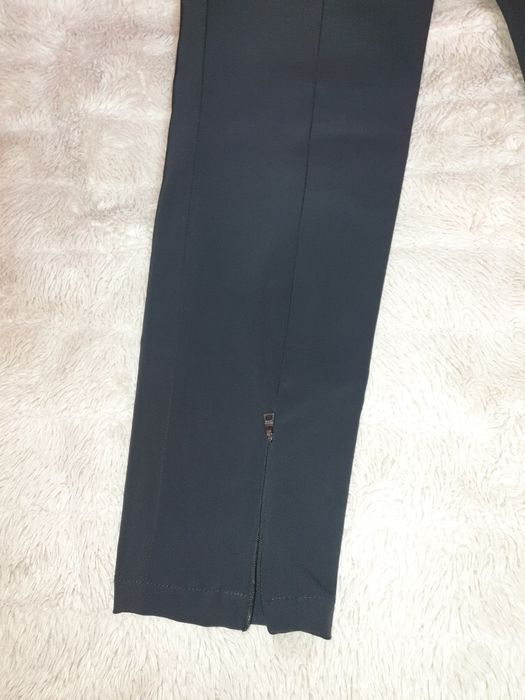 Ofer spre vânzare pantaloni de brend !
