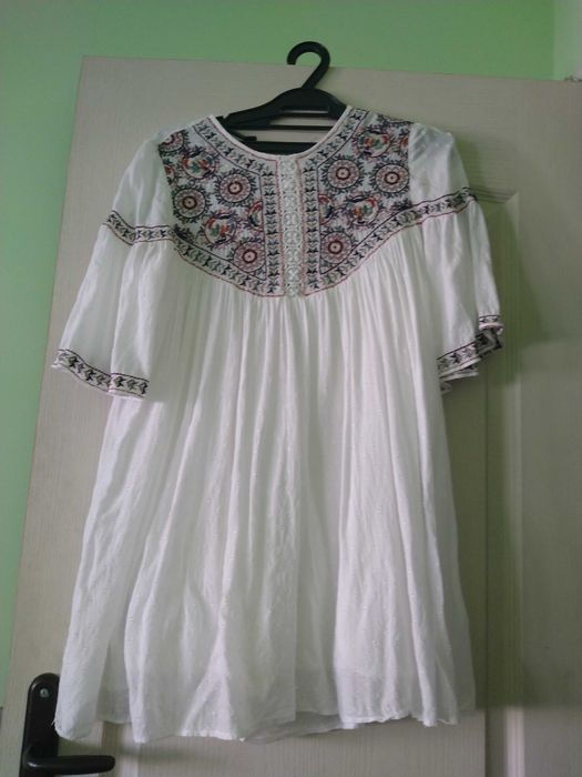 Блуза с красиви бродерии