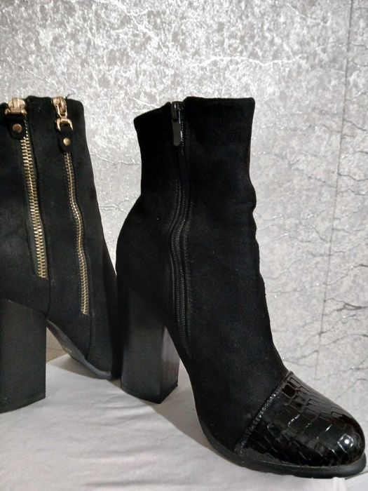 Замшевые ботинки 37р