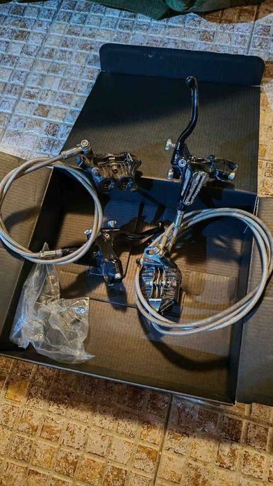 Hope Tech3 V4 + Дискове 220мм + преходници + кит за обезвъздушаване