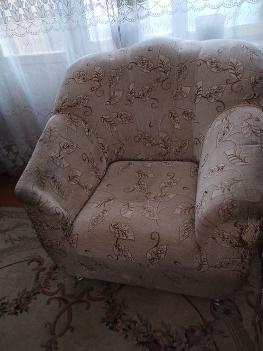 Продам Диван Тройка